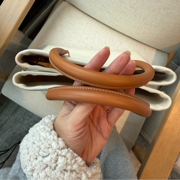 CELINE Horizontal Beige Canvas Calfskin Logo Tote Bag - Picture 13 of 15